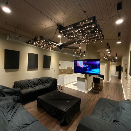 Blackout Themed Residence In The Prime Heart Of Omaha'S Old Market! אומהה מראה חיצוני תמונה